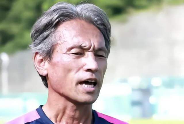 日本午夜人成免费视频